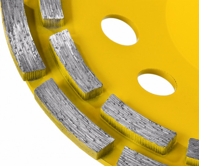 Чашка STAYER "PROFESSIONAL" алмазная сегментная двухрядная, высота 22,2мм, 125мм  ,  ( 33381-125 ) Чашка STAYER "PROFESSIONAL" алмазная сегментная двухрядная, высота 22,2мм, 125мм  ,  ( 33381-125 )